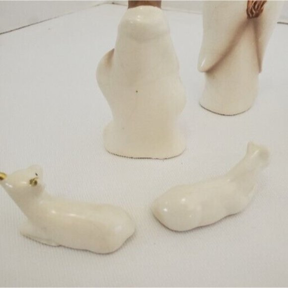 Vintage Porcelain Ten Piece Small Nativity Set White Gold Accents - Picture 11 of 16